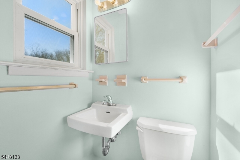 18 Kendall Dr Property Photo 11