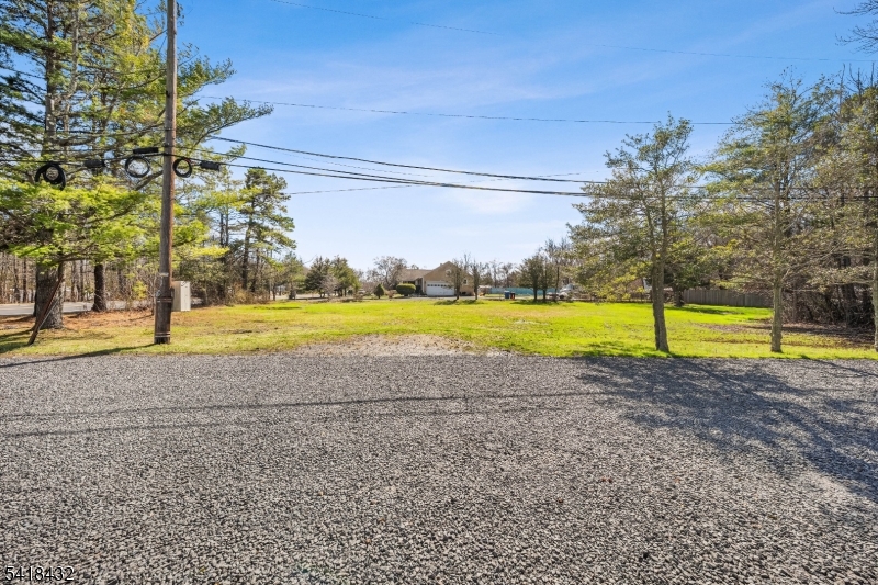 Englishtown Rd