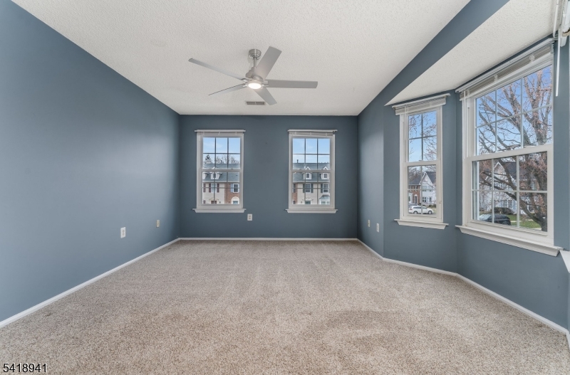 382 Hadleigh Ln Property Photo 15
