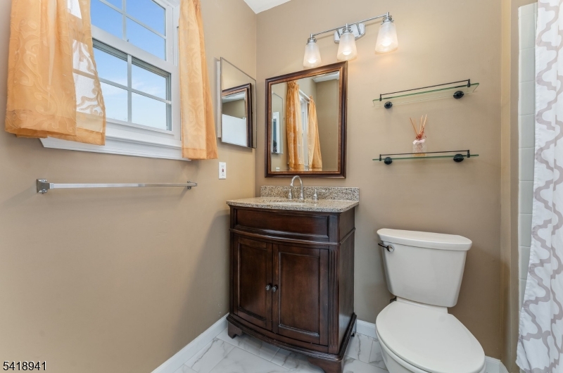 382 Hadleigh Ln Property Photo 20