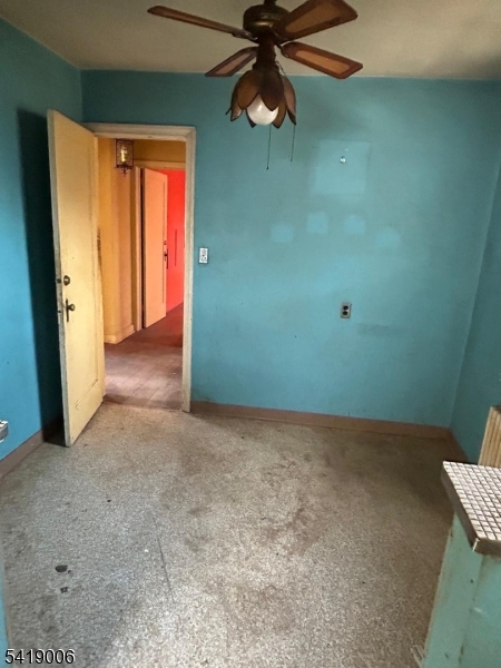 12 Ferry Hts Property Photo 7