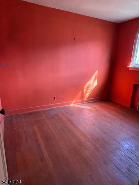 12 Ferry Hts Property Photo 10