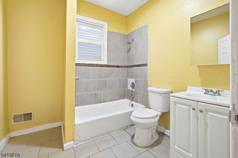 375 6th Ave 1 Property Photo 8