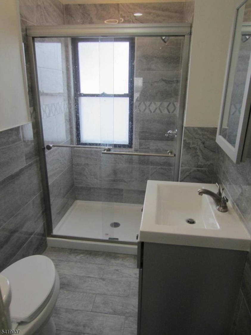 150 Hillside Ter Property Photo 7