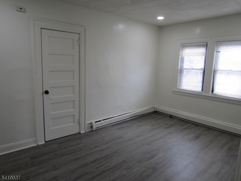 150 Hillside Ter Property Photo 8