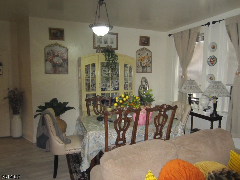 150 Hillside Ter Property Photo 11