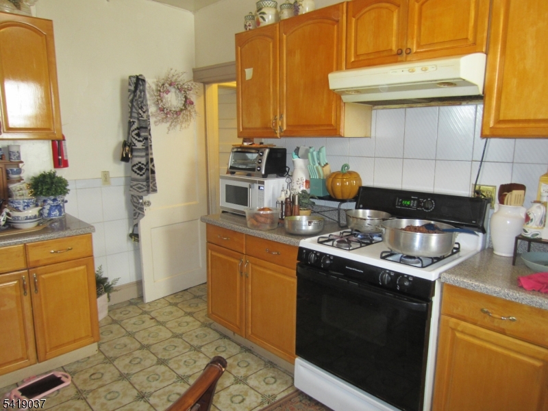 150 Hillside Ter Property Photo 18