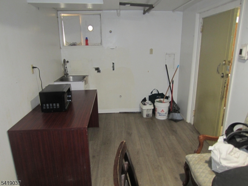 150 Hillside Ter Property Photo 19