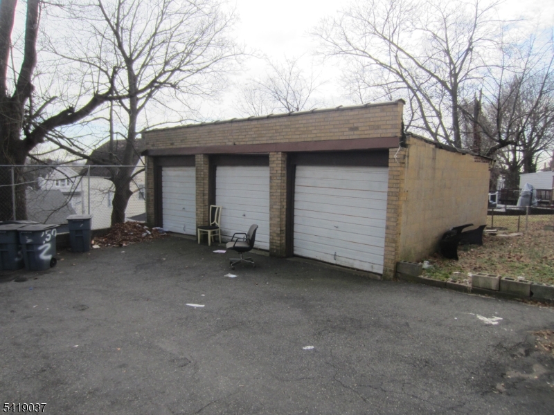 150 Hillside Ter Property Photo 23