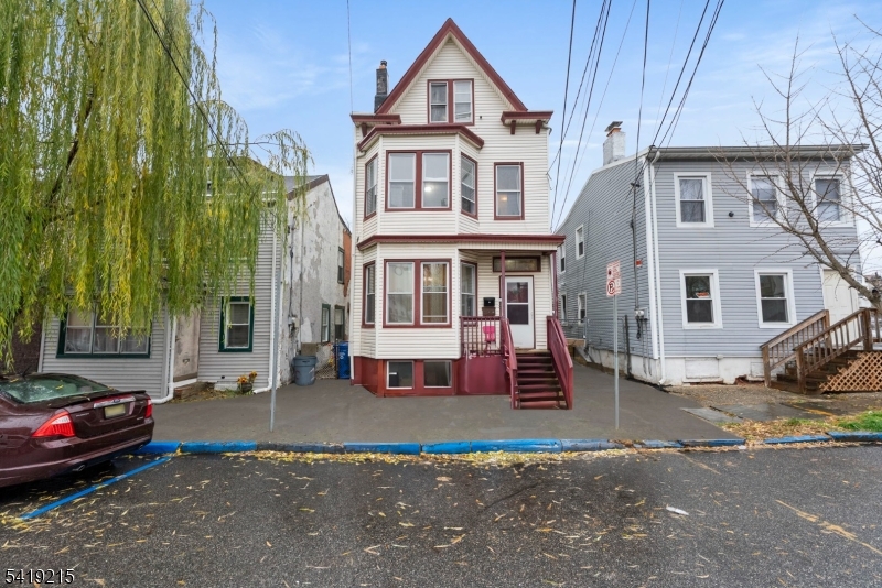 21 Olive St Property Photo 2
