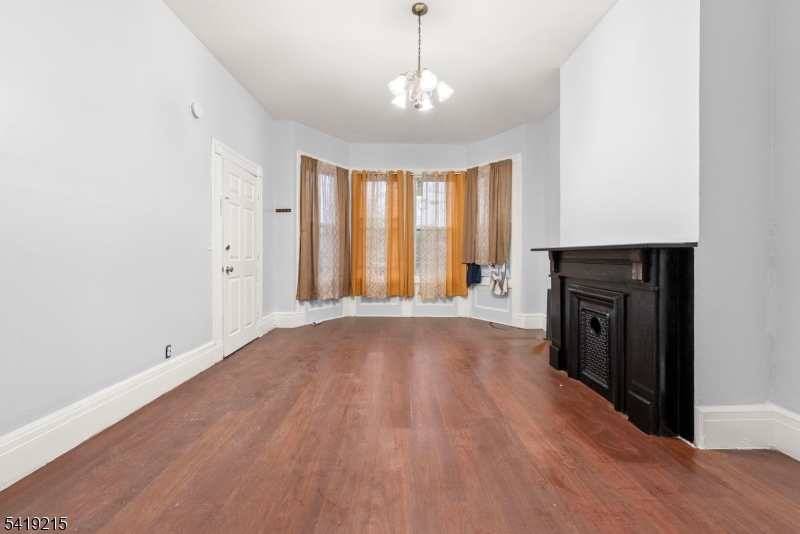 21 Olive St Property Photo 5