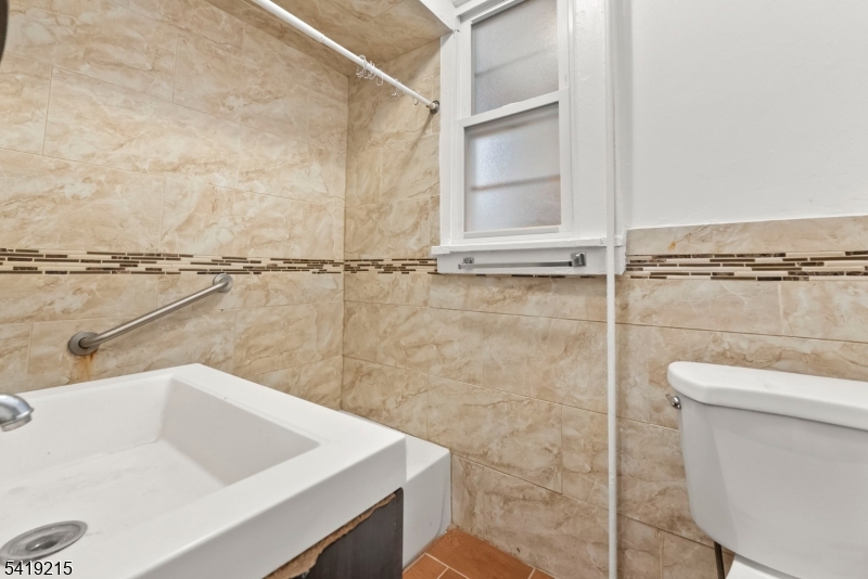 21 Olive St Property Photo 11
