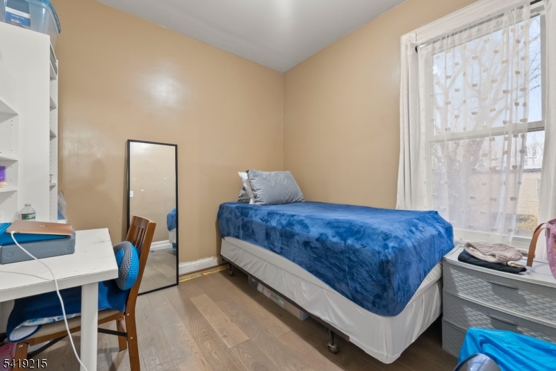 21 Olive St Property Photo 18