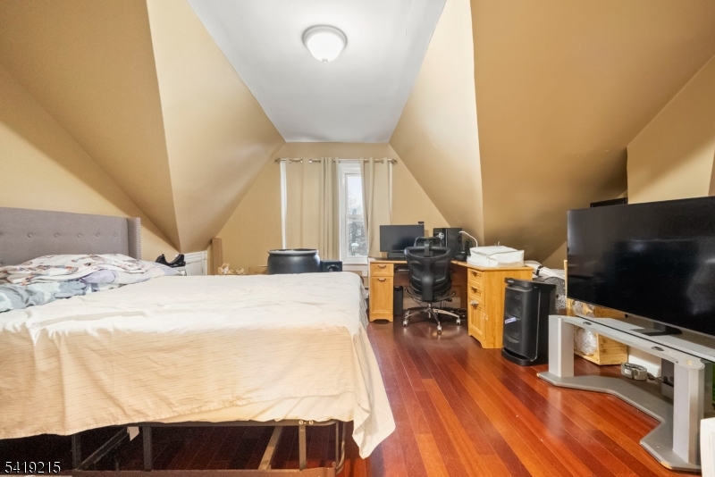 21 Olive St Property Photo 22