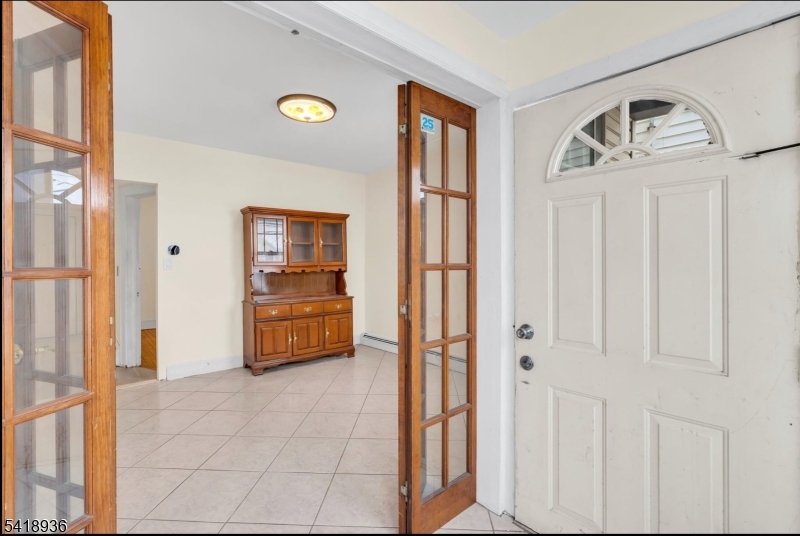 119 Clark Pl Property Photo 1