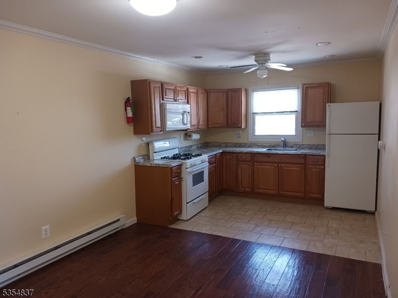 571 Bloomfield Ave Property Photo 8