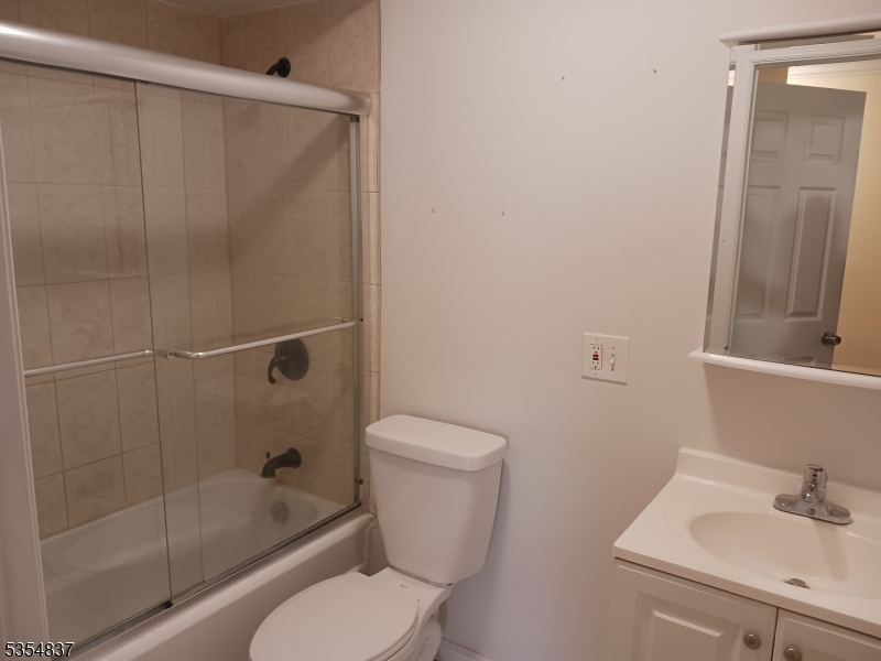 571 Bloomfield Ave Property Photo 9