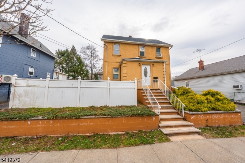 192 Boston Ave Property Photo 2