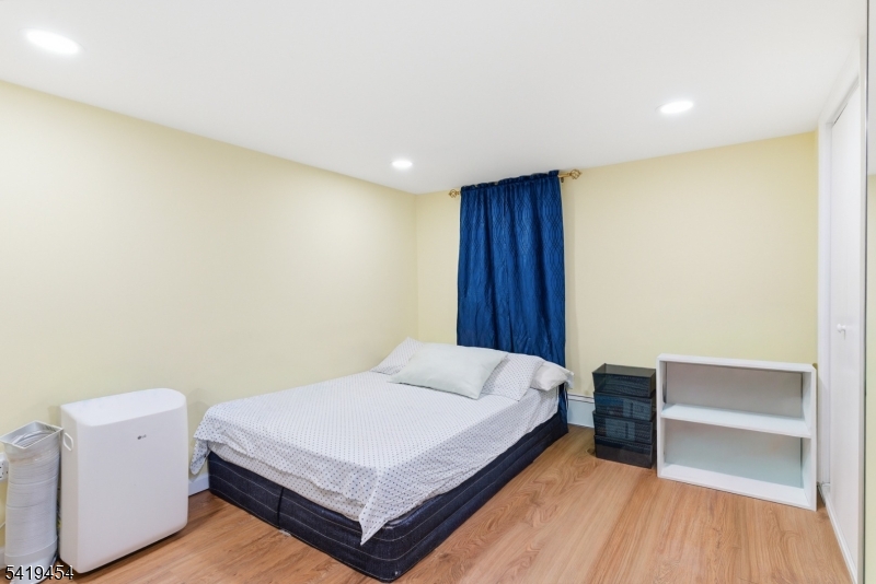 61 Cutler St Property Photo 4