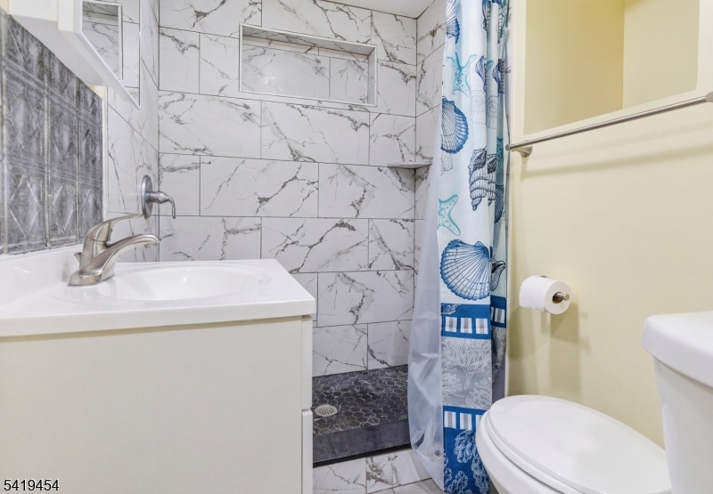 61 Cutler St Property Photo 5