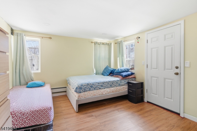 61 Cutler St Property Photo 6