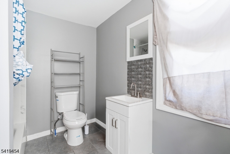 61 Cutler St Property Photo 10