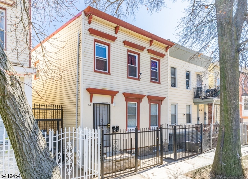 61 Cutler St Property Photo 14