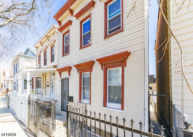 61 Cutler St Property Photo 15