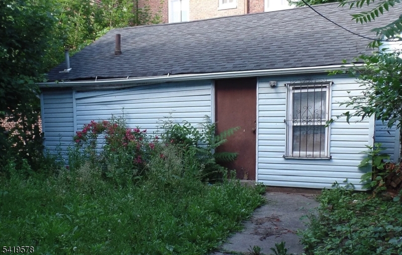 247 Inslee Pl Property Photo 1