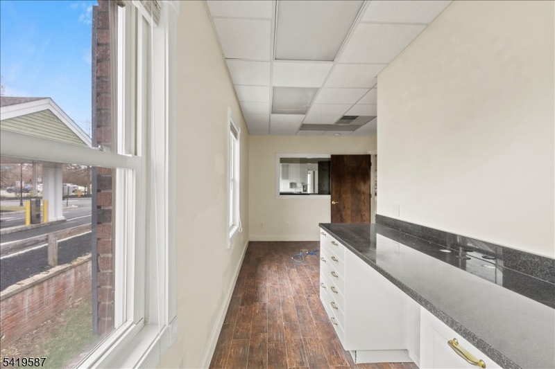 530 Ea Main St Unit 5b Property Photo 11