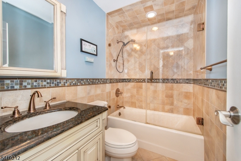 580 Bloomfield Ave 11b Property Photo 10