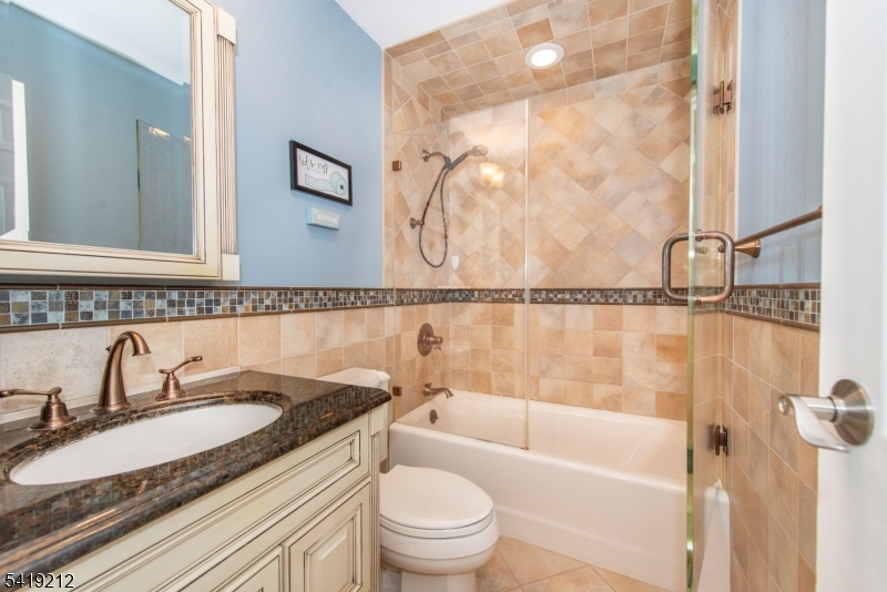 580 Bloomfield Ave 11b Property Photo 11