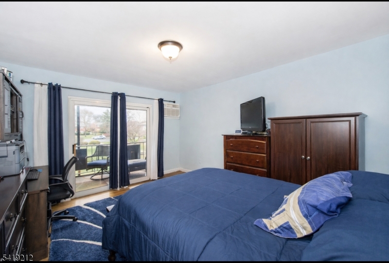 580 Bloomfield Ave 11b Property Photo 16