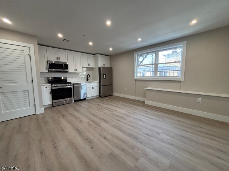 136 Elm St Property Photo 2