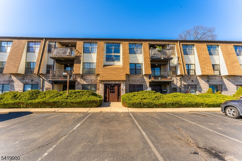 660 N Broad St 8 Property Photo 1