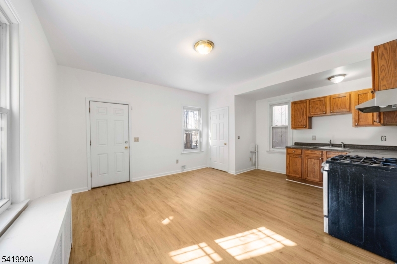838 Rebecca Pl Property Photo 5