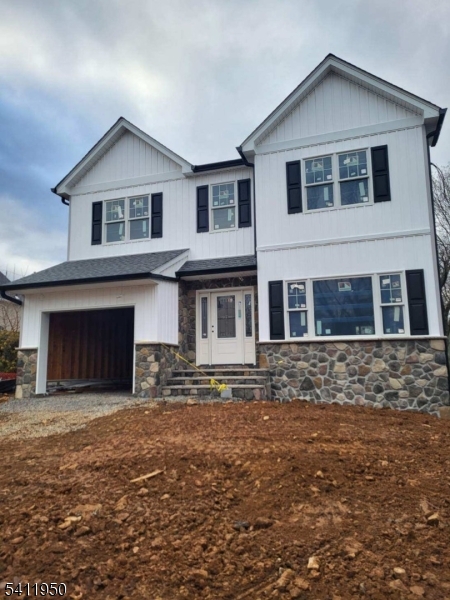 9 Maple St Property Photo 1