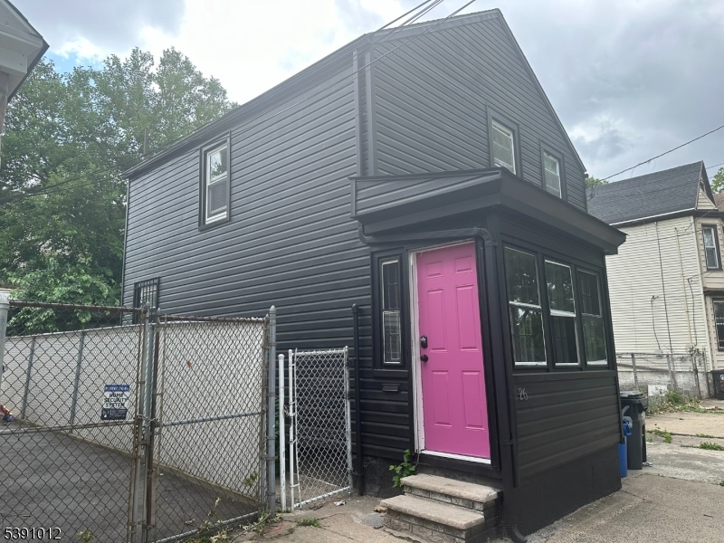 26 Duryea St Property Photo 1