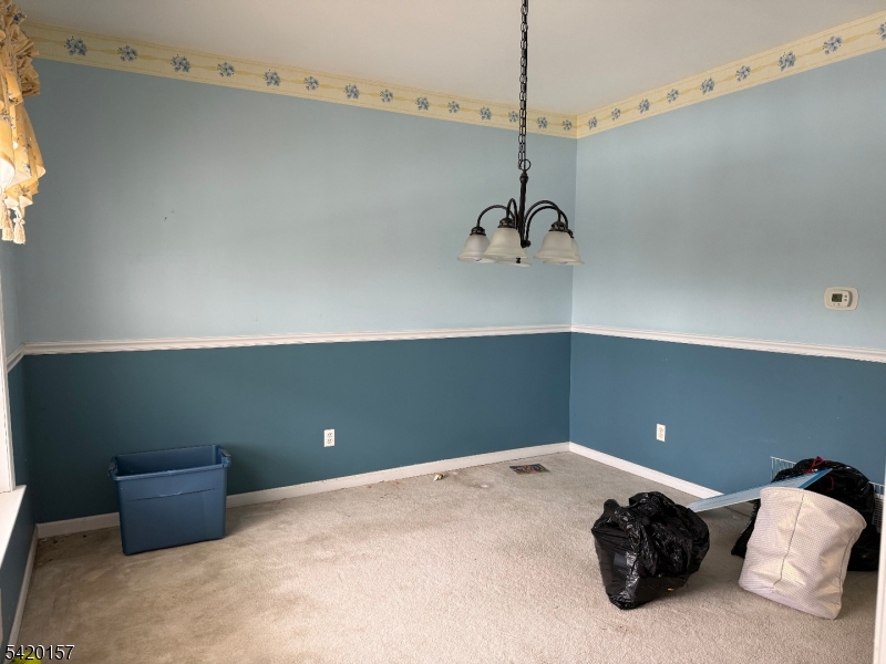 39 Canterbury Ln Property Photo 5