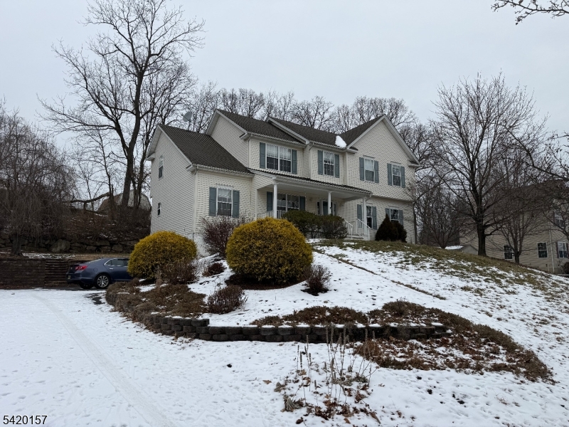 39 Canterbury Ln Property Photo 8