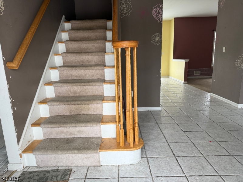 39 Canterbury Ln Property Photo 11