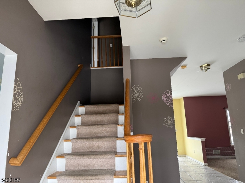 39 Canterbury Ln Property Photo 12