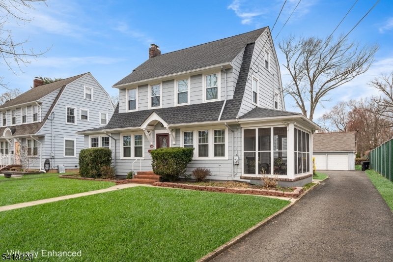 682 Stelle Ave Property Photo 2