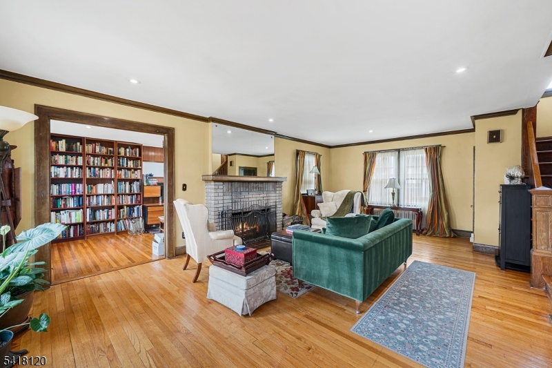 682 Stelle Ave Property Photo 4
