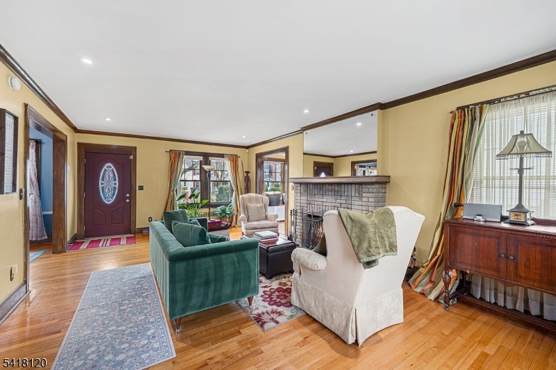 682 Stelle Ave Property Photo 6
