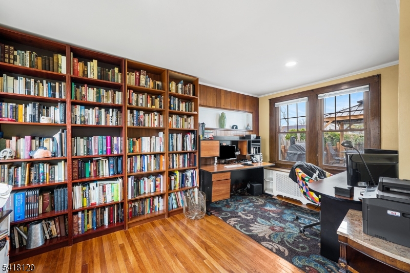 682 Stelle Ave Property Photo 8