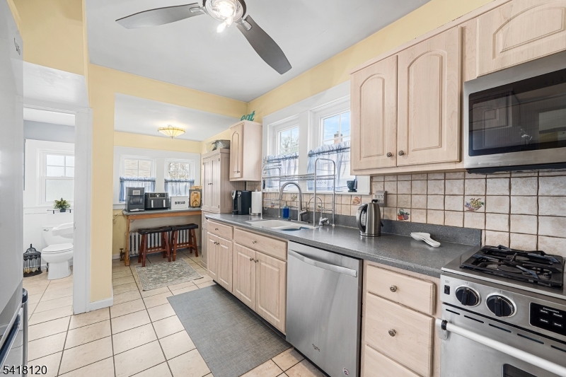 682 Stelle Ave Property Photo 15