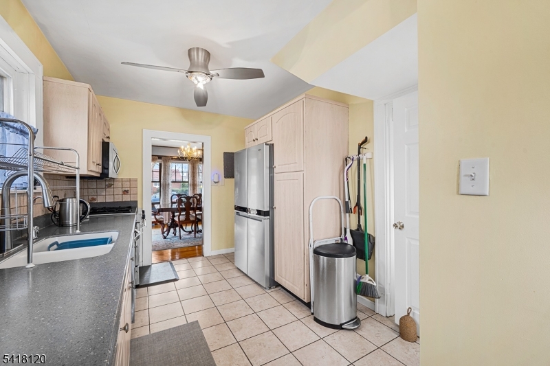 682 Stelle Ave Property Photo 17