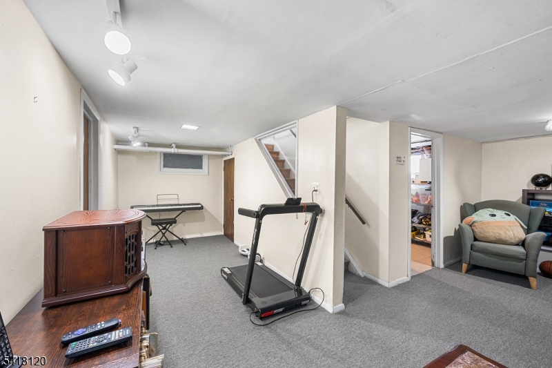 682 Stelle Ave Property Photo 31