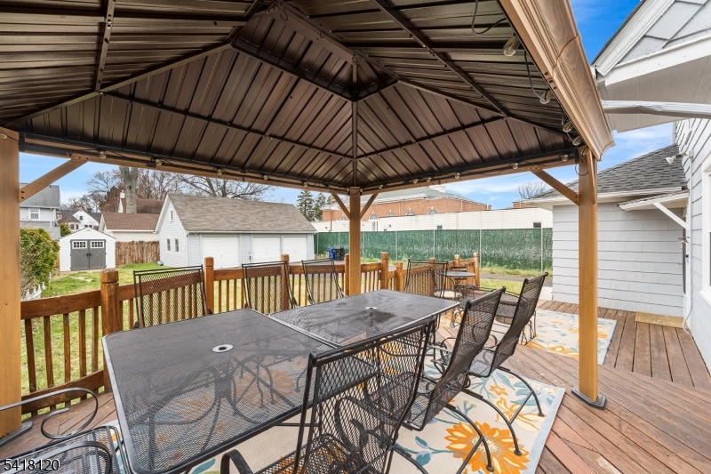 682 Stelle Ave Property Photo 33